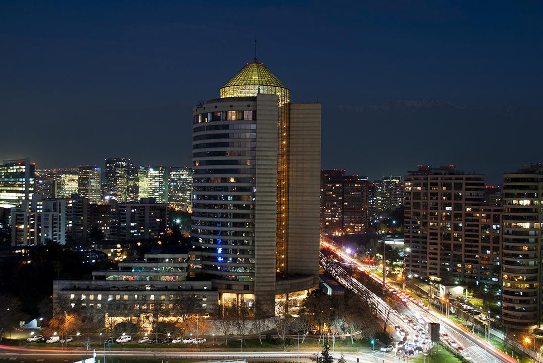 Mandarin Oriental, Santiago酒店 外观 照片 The hotel at night