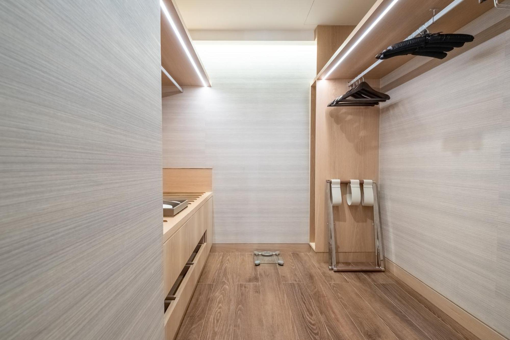 Mandarin Oriental, Santiago酒店 外观 照片 Interior of a capsule hotel in Tokyo