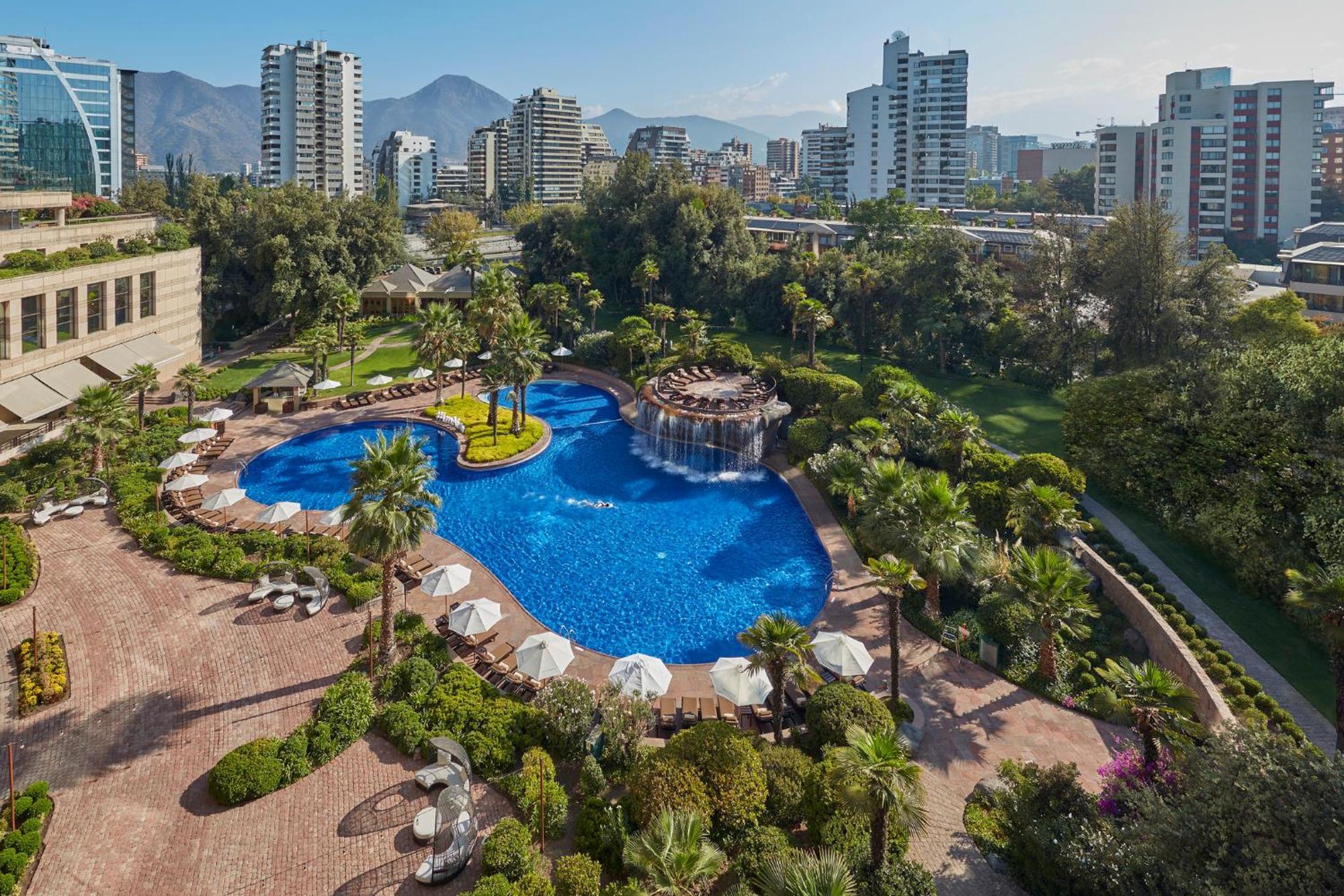 Mandarin Oriental, Santiago酒店 外观 照片 The pool at the JW Marriott Santiago