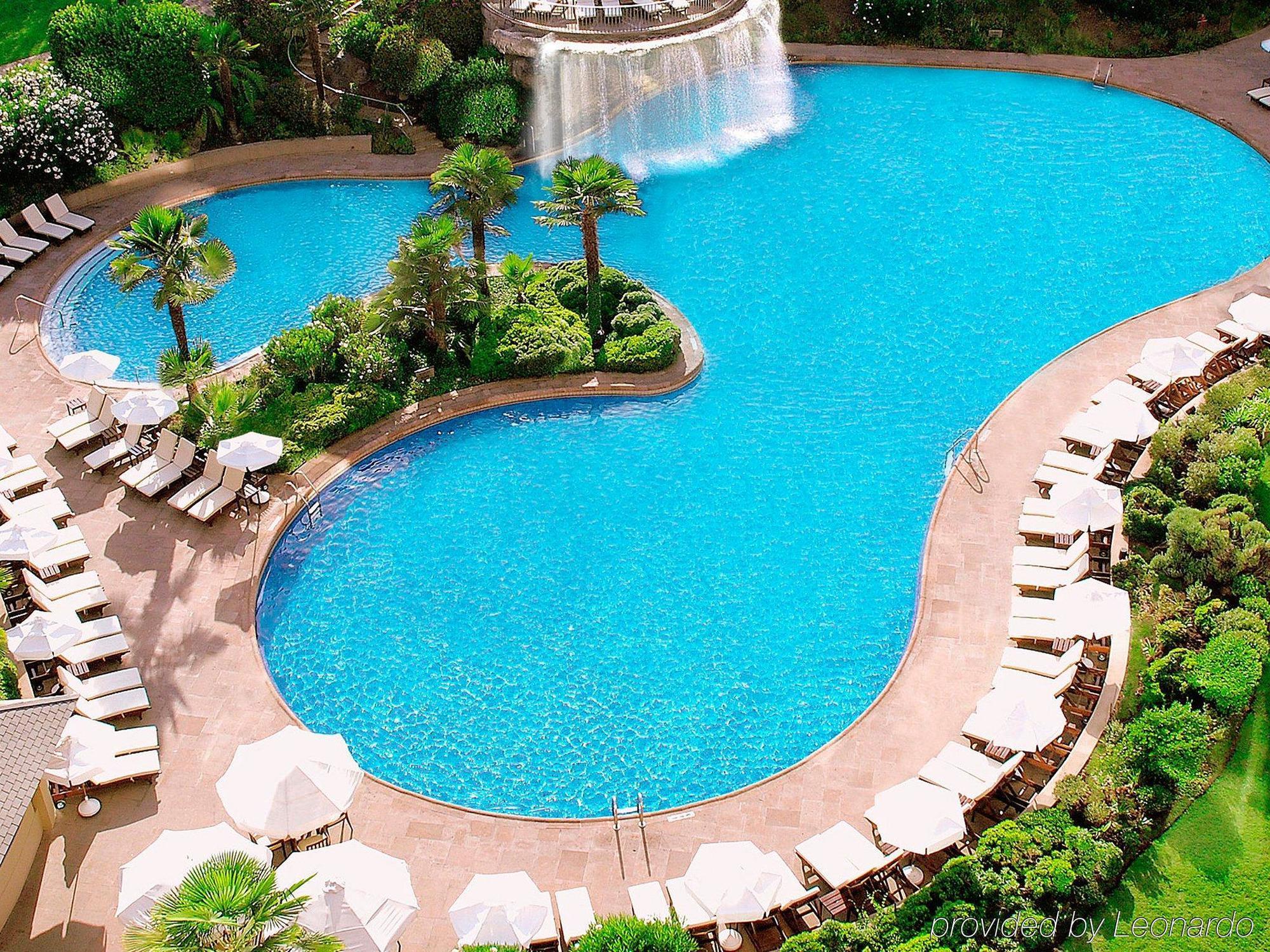 Mandarin Oriental, Santiago酒店 外观 照片 The pool at the Westin Palace, Madrid